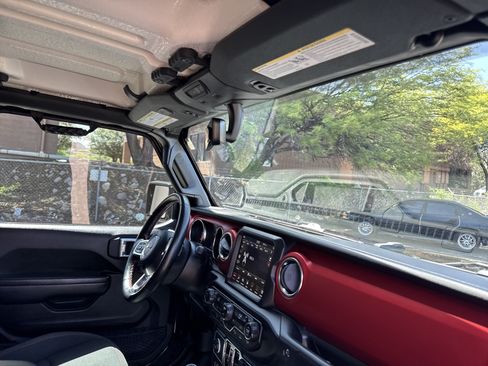 Used 2021 Jeep Gladiator Rubicon AWD/4WD image 23