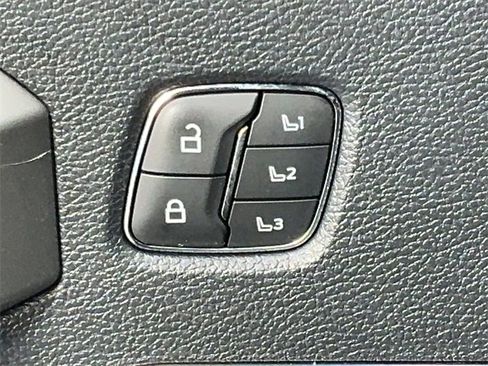 Used 2022 Ford F250 Lariat w/ Tremor Off-Road Package image 13