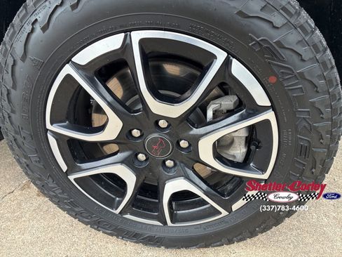 Used 2025 Jeep Compass Trailhawk AWD/4WD image 2