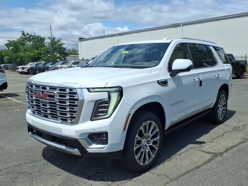 New 2026 GMC Yukon Denali w/ Denali Reserve Package AWD/4WD image 3