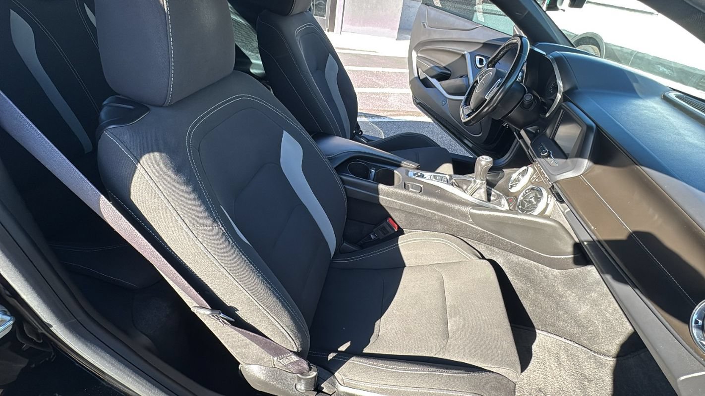 Used 2016 Chevrolet Camaro LT RWD image 15