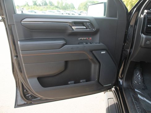 Used 2024 GMC Sierra 1500 AT4 w/ Technology Package AWD/4WD image 20
