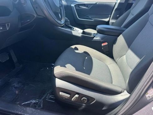 Certified 2025 Toyota RAV4 XLE AWD/4WD image 6