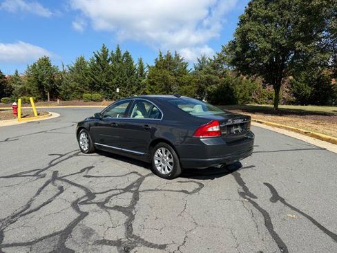 Used 2011 Volvo S80 3.2 w/ Climate Pkg image 3