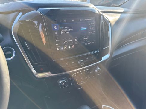 Used 2021 Chevrolet Traverse LT image 26