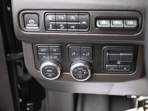 Used 2024 GMC Yukon Denali Ultimate AWD/4WD image 31