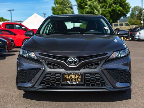 Used 2024 Toyota Camry SE FWD image 5