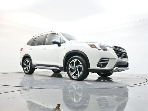 Used 2023 Subaru Forester Touring AWD/4WD image 32