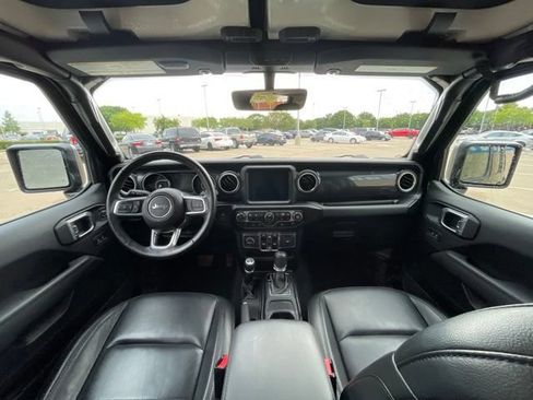 Used 2022 Jeep Wrangler Unlimited Sahara AWD/4WD image 13