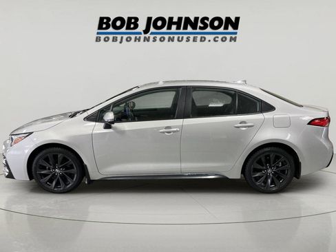 Used 2023 Toyota Corolla SE image 4
