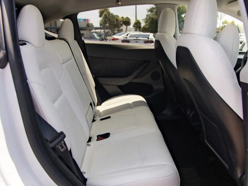 Used 2022 Tesla Model Y Performance AWD/4WD image 25