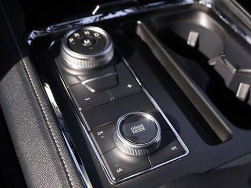 Used 2024 Ford Expedition Max XLT image 20