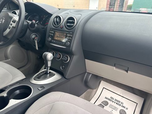 Used 2015 Nissan Rogue S w/ Convenience Package FWD image 9