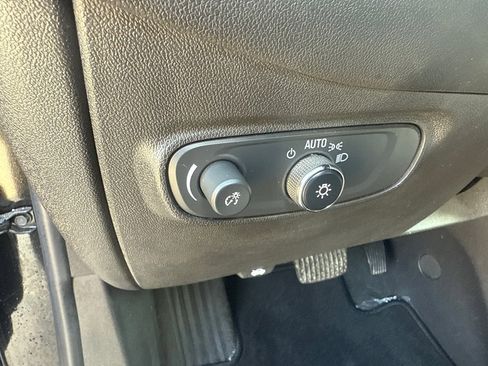 Used 2024 Chevrolet Equinox LT image 21