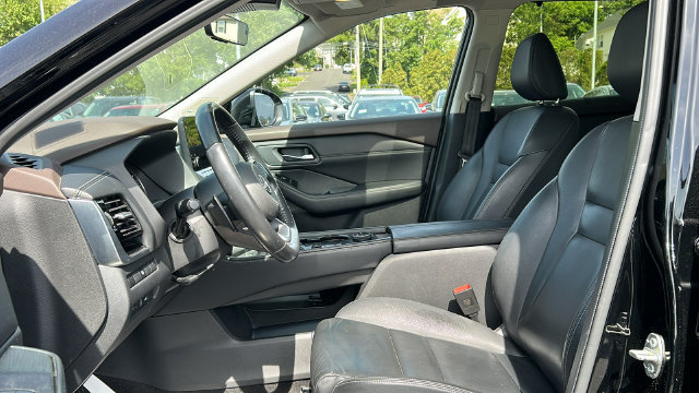 Certified 2023 Nissan Rogue SL w/ SL Premium Package AWD/4WD image 13