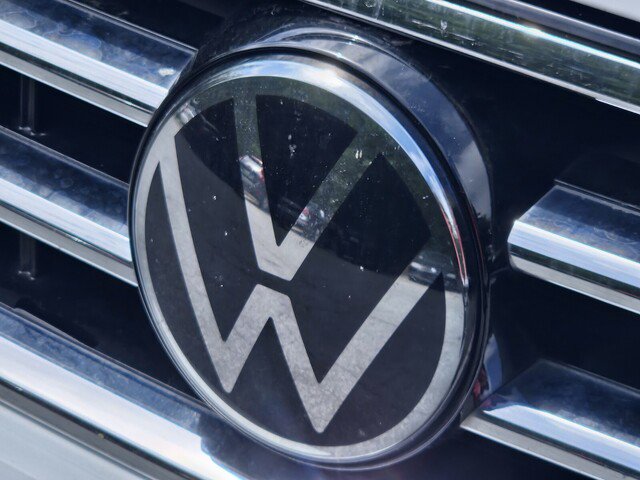 Certified 2024 Volkswagen Tiguan SE AWD/4WD image 32