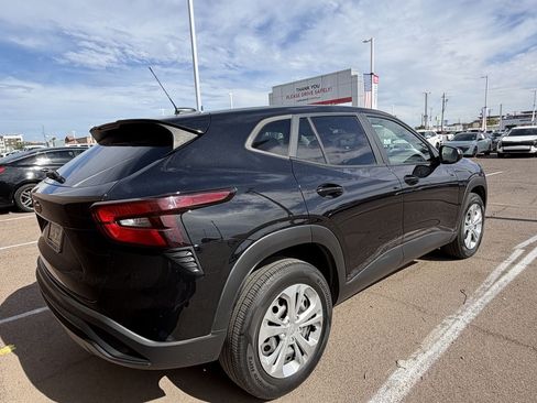 Used 2024 Chevrolet Trax LS FWD image 10