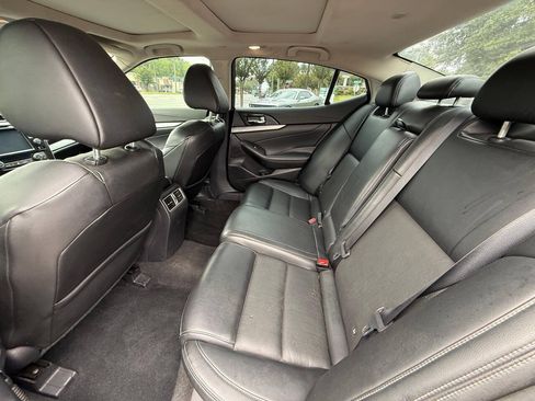 Used 2017 Nissan Maxima 3.5 SL FWD image 3