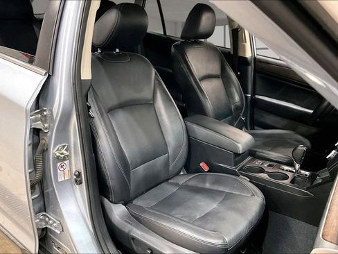 Used 2018 Subaru Outback 2.5i Limited AWD/4WD image 7