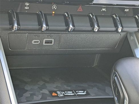 Used 2024 Chevrolet Colorado ZR2 w/ ZR2 Convenience Package III image 29