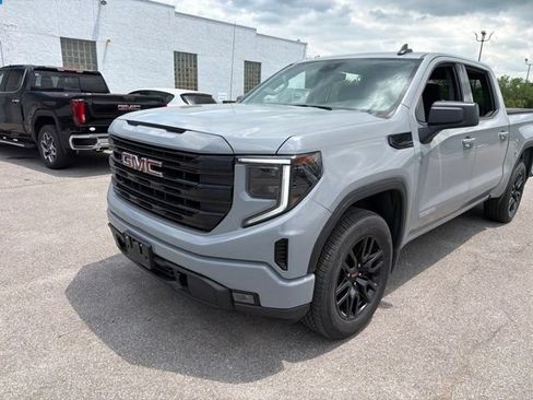 Used 2024 GMC Sierra 1500 Elevation AWD/4WD image 3