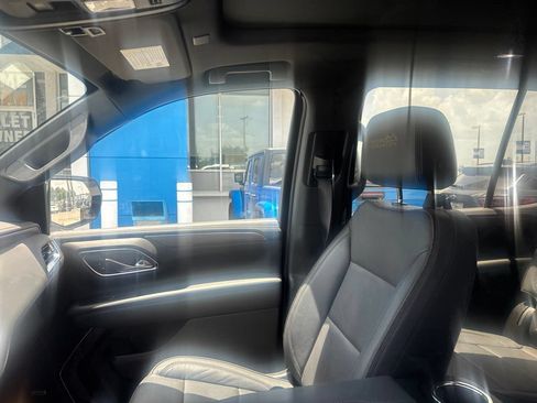 Used 2023 Chevrolet Tahoe High Country AWD/4WD image 15