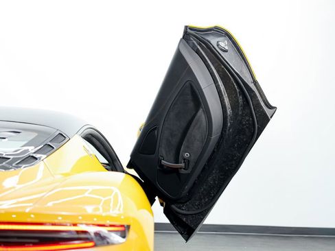 Used 2022 Maserati MC20 Coupe image 32