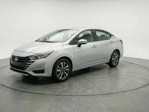 Used 2025 Nissan Versa SV FWD image 3