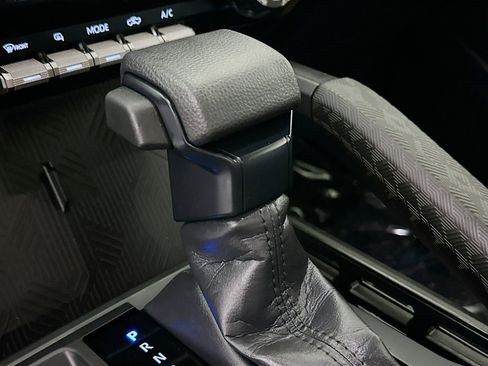 Certified 2025 Toyota Tacoma SR5 image 21