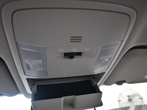 Used 2017 Toyota RAV4 LE image 27