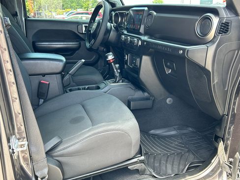 Used 2019 Jeep Wrangler Unlimited Sport image 15