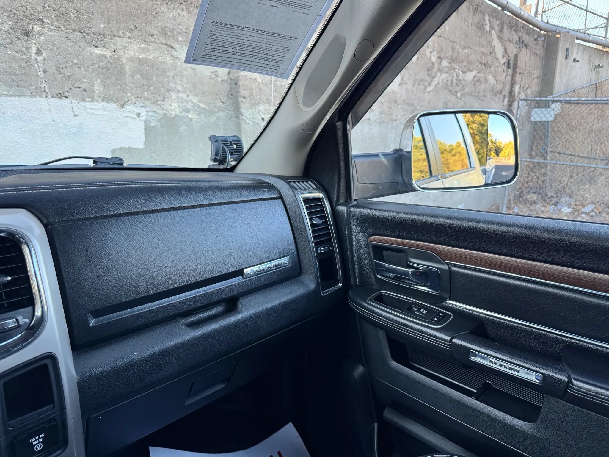 Used 2017 RAM 1500 Laramie w/ Convenience Group AWD/4WD image 37