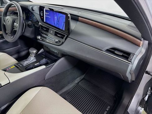 Certified 2025 Lexus ES 300h w/ Premium Package FWD image 31