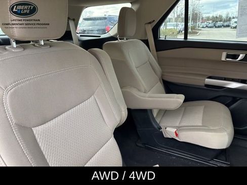 Used 2023 Ford Explorer XLT image 11