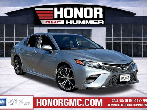 Used 2020 Toyota Camry SE w/ Convenience Package image 1