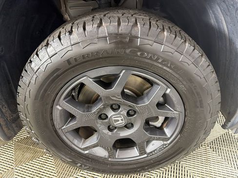 Used 2025 Honda Pilot TrailSport image 13