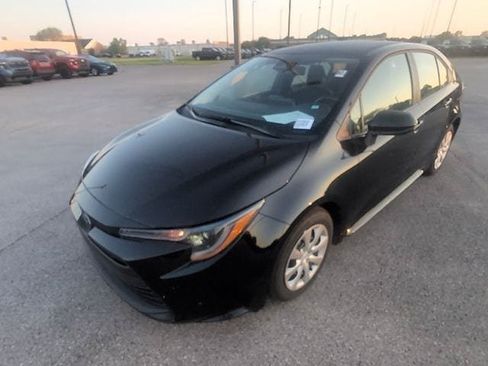 Used 2026 Toyota Corolla LE FWD image 11