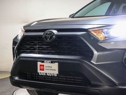 Certified 2019 Toyota RAV4 XLE w/ Convenience Package FWD image 9