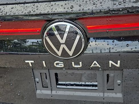 Certified 2025 Volkswagen Tiguan S FWD image 16