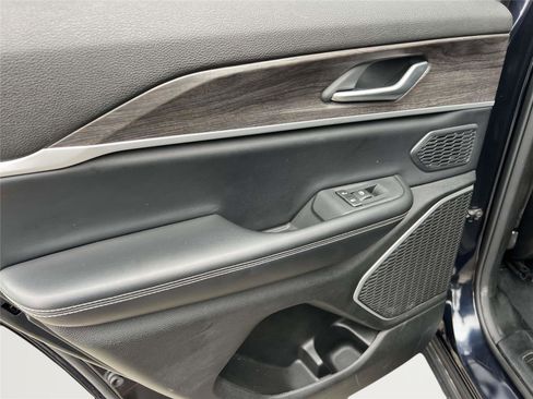 Used 2024 Jeep Grand Cherokee Limited 4xe image 12