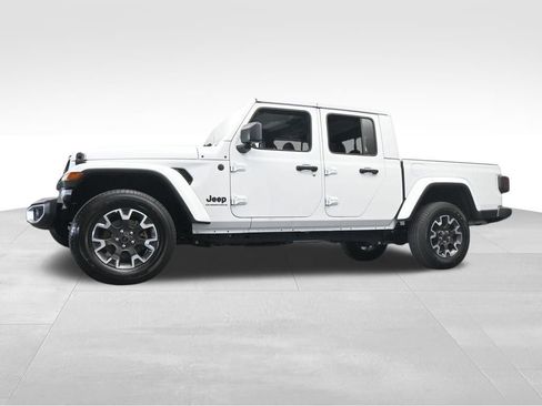 Used 2024 Jeep Gladiator Sport w/ Premium Package image 60