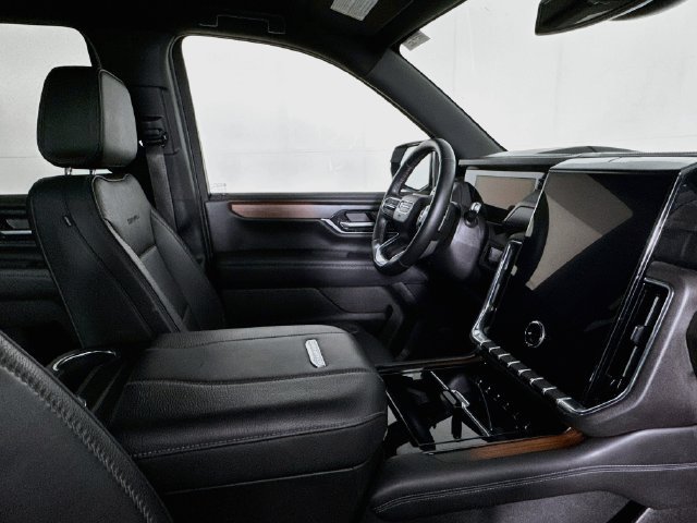 Used 2025 GMC Yukon Denali AWD/4WD image 25