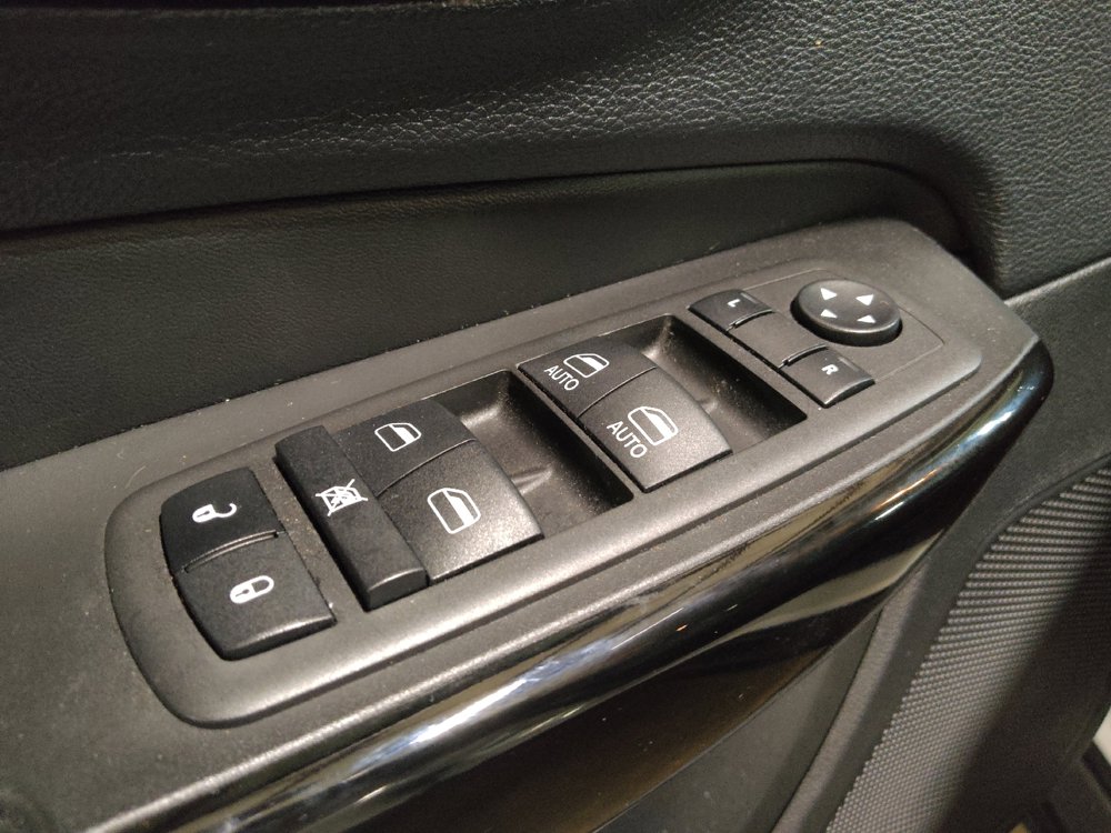 Used 2023 Jeep Cherokee Altitude Lux AWD/4WD image 27
