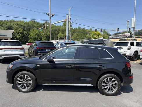 Used 2023 Audi Q5 2.0T Premium Plus w/ Premium Plus Package AWD/4WD image 2