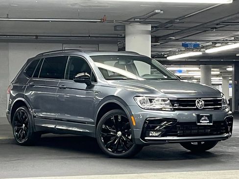 Certified 2021 Volkswagen Tiguan SE R-Line AWD/4WD image 2