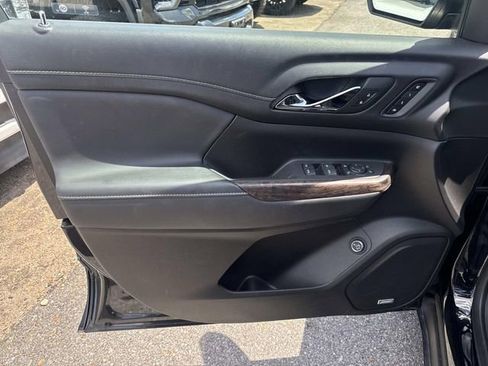 Used 2023 GMC Acadia Denali w/ Black Diamond Edition image 25