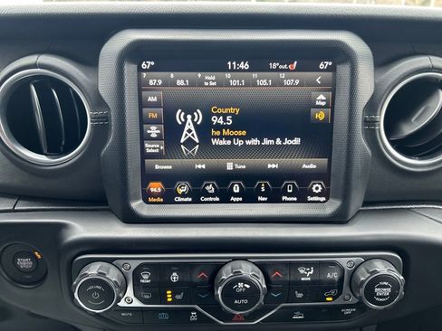 Used 2023 Jeep Wrangler Unlimited Sahara w/ Cold Weather Group image 20