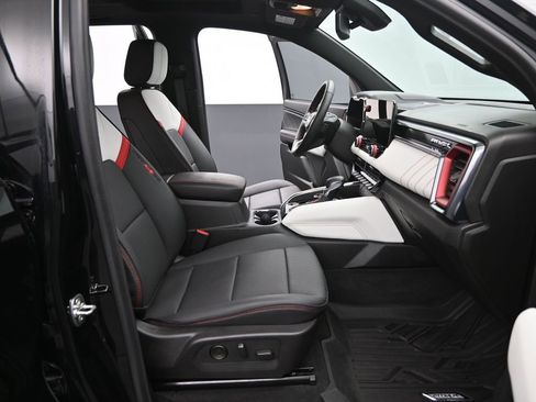 Used 2024 GMC Canyon AT4X image 18