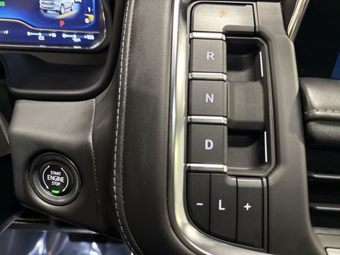 Used 2022 Chevrolet Suburban Z71 w/ Luxury Package AWD/4WD image 21