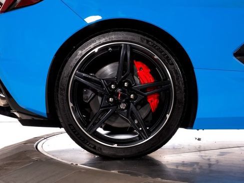Used 2021 Chevrolet Corvette Stingray Convertible w/ Z51 Performance Package RWD image 14